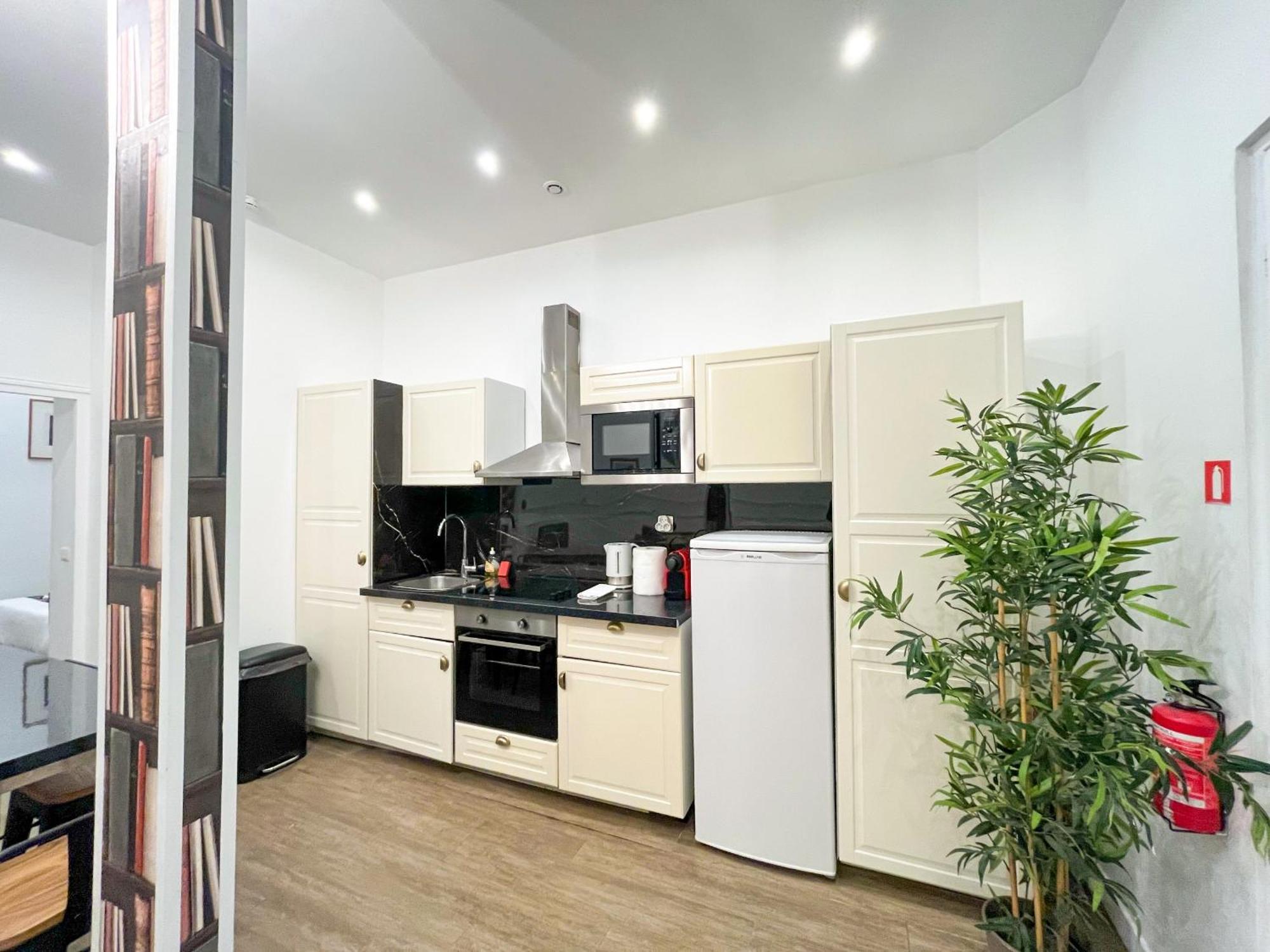 Urban Flat 101 - Maire Apartment Paris